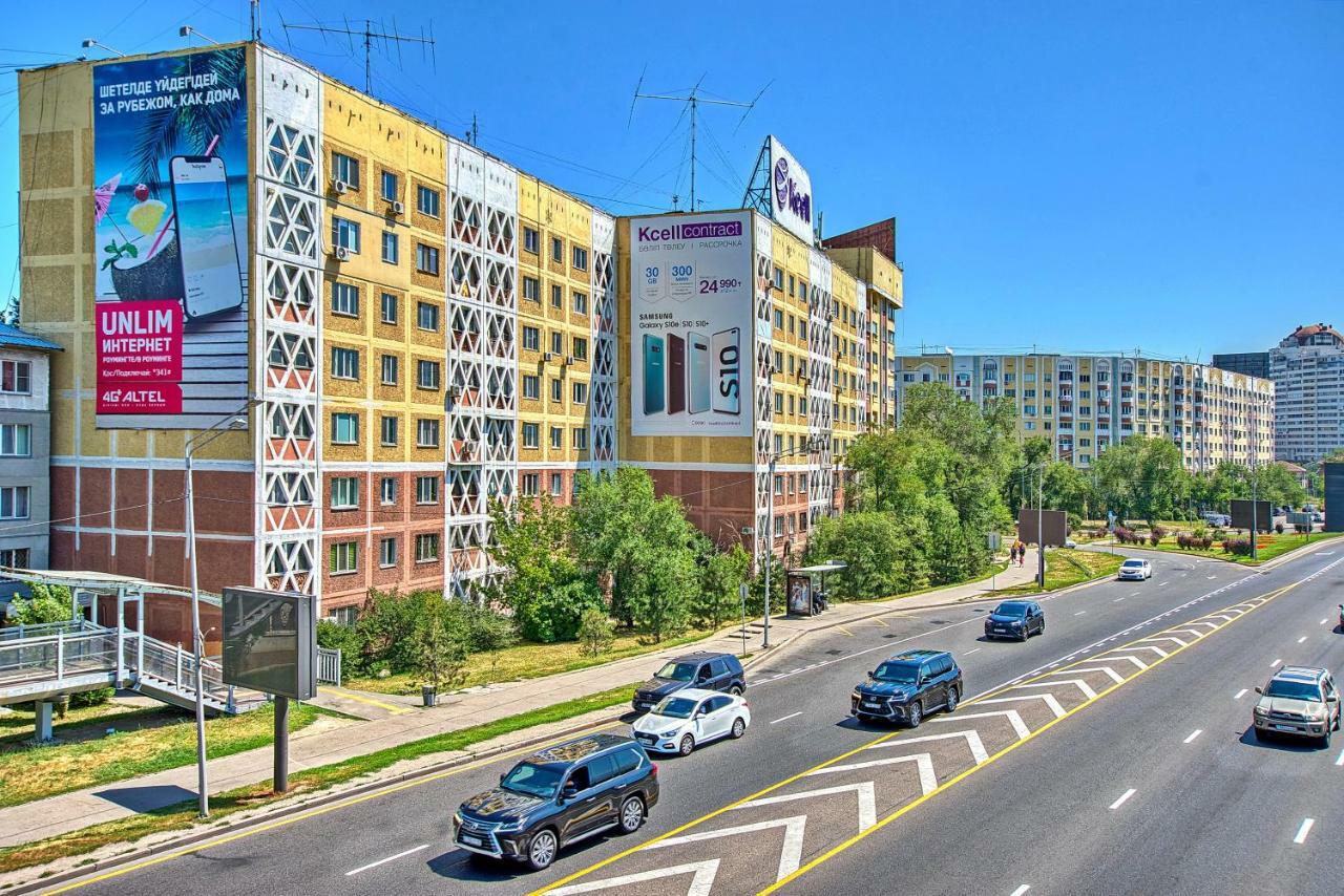 Apartment Near The President'S Park. Orbita-2 Almaty Exterior photo
